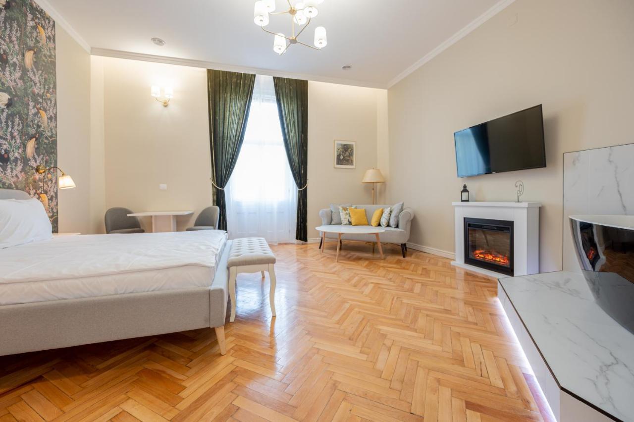 Central Park Apartments Oradea Ngoại thất bức ảnh