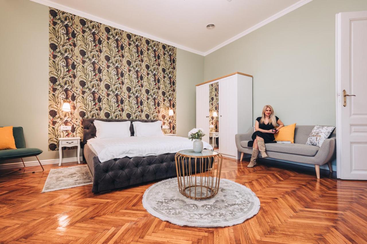 Central Park Apartments Oradea Ngoại thất bức ảnh