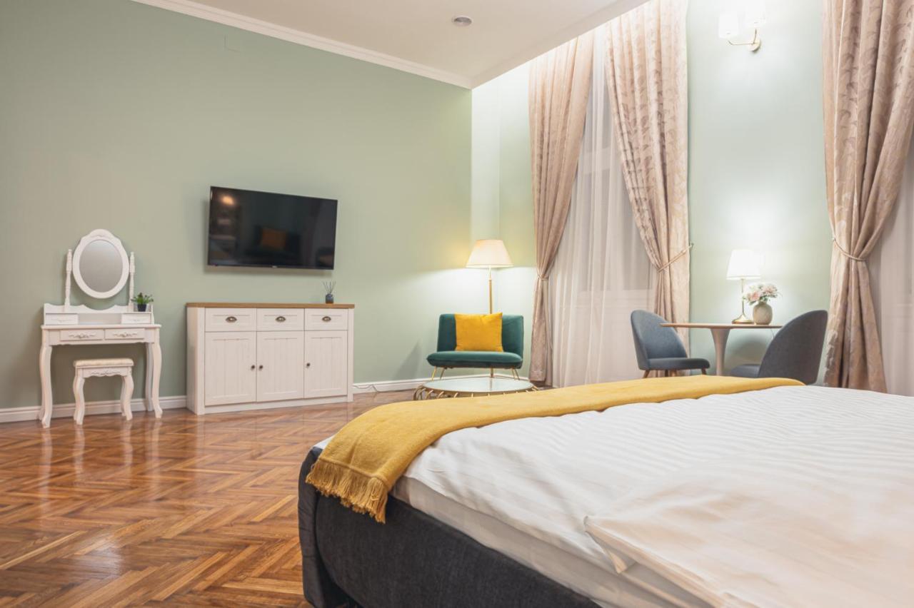 Central Park Apartments Oradea Ngoại thất bức ảnh