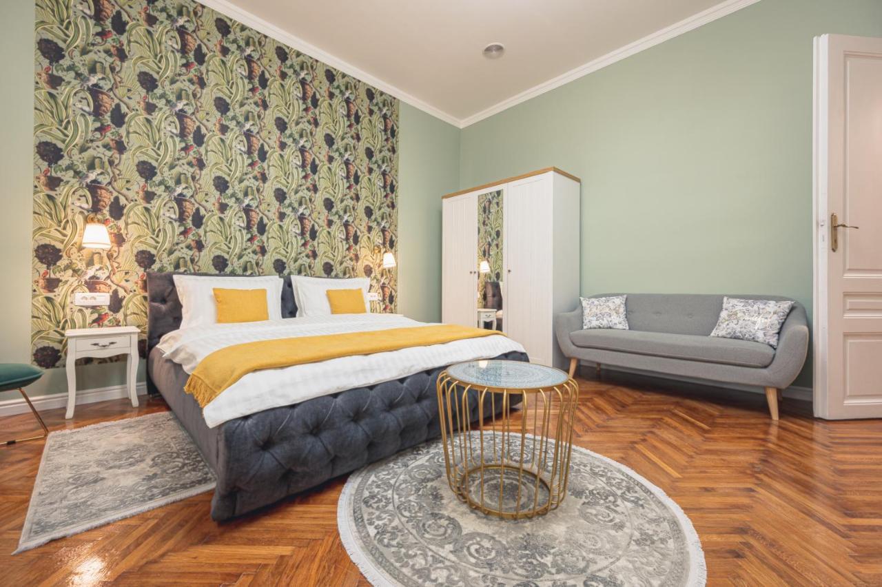 Central Park Apartments Oradea Ngoại thất bức ảnh