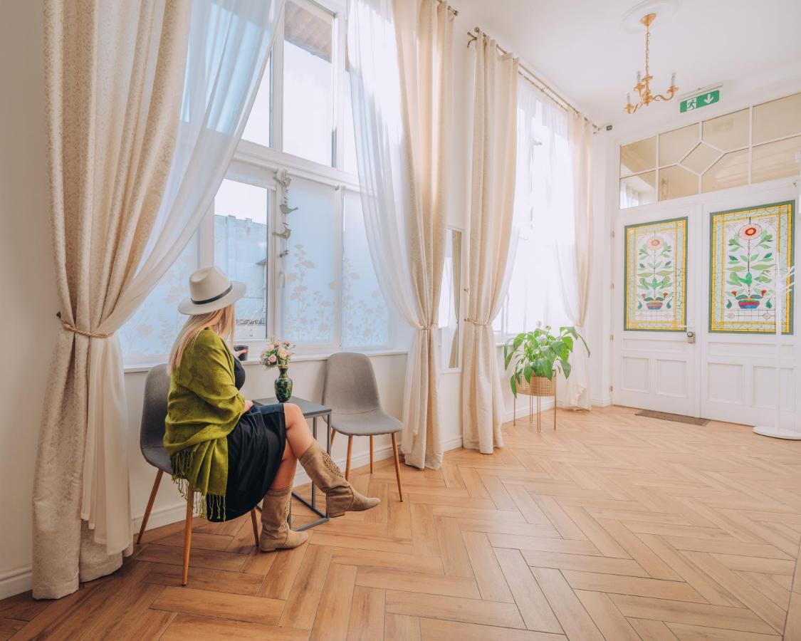 Central Park Apartments Oradea Ngoại thất bức ảnh
