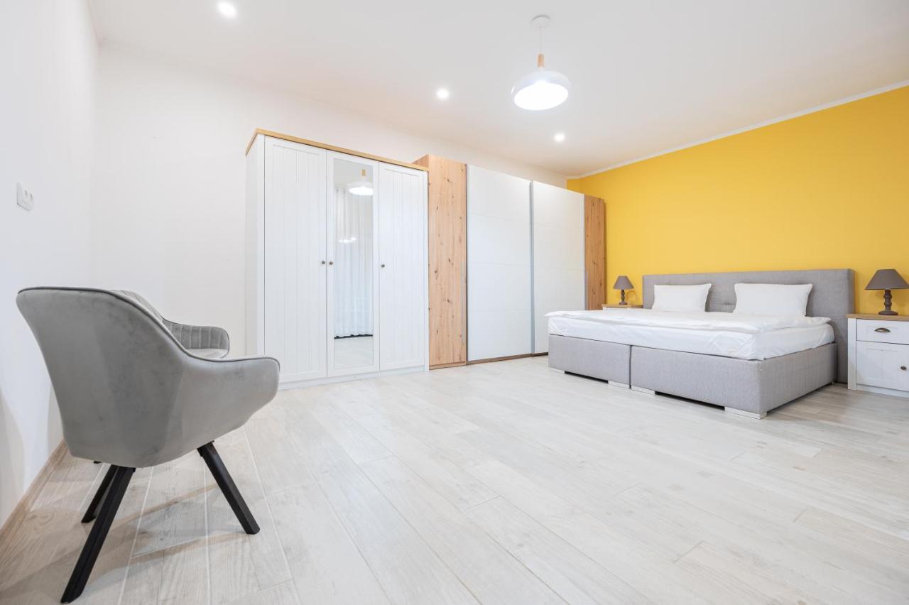 Central Park Apartments Oradea Ngoại thất bức ảnh