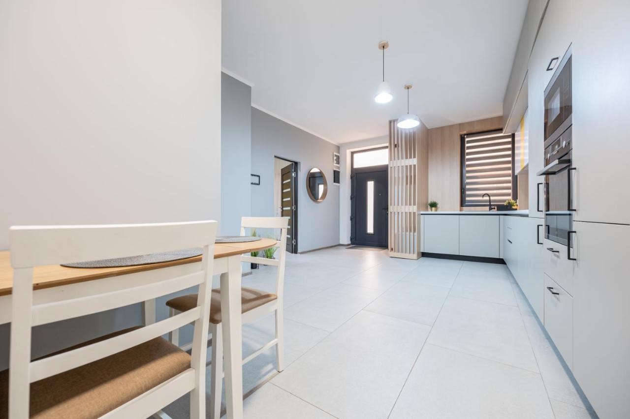Central Park Apartments Oradea Ngoại thất bức ảnh